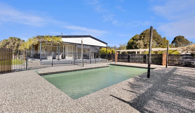 Chenu Lakeside Homestead: Your Perfect Holiday Retreat