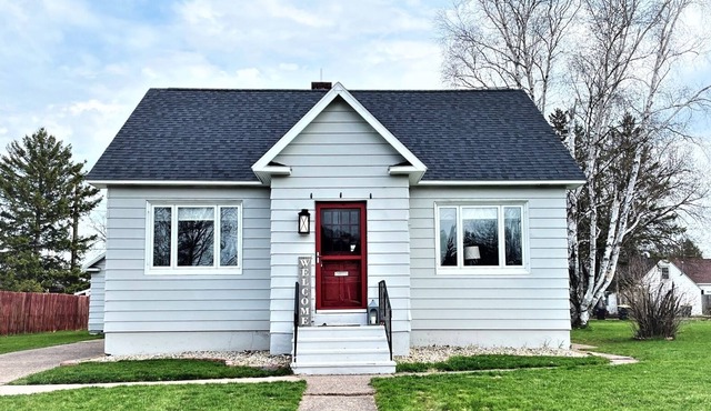 Chequamegon Cottage | 2 Bed, 1 Bath