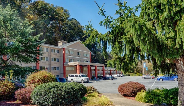 Cherokee Grand Hotel