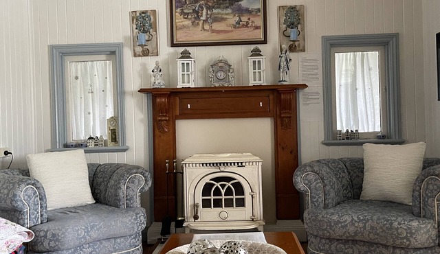 Cherry Blossom Cottage- country Charm with Spa