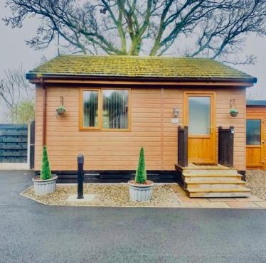 Cherry Cabin with Hot Tub