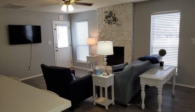 Cherry Creek Home with 2 BR 1.5 BA Free Private Parking Pet Stays for Free !
