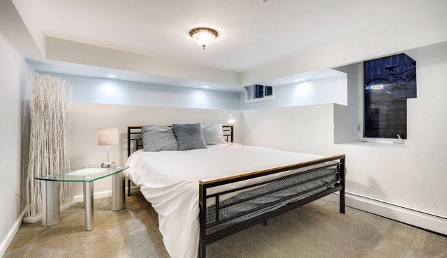 Cherry Creek North - Walkable! Discount cleaning fee! Basement level apartment