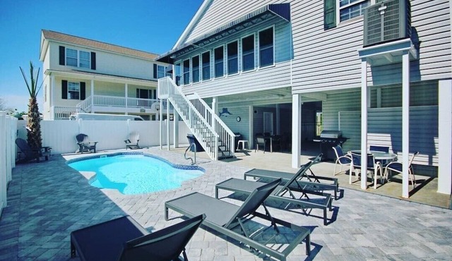 Cherry Grove/North Myrtle Beach Luxury Vacation Home, Private Pool, Pet Friendly