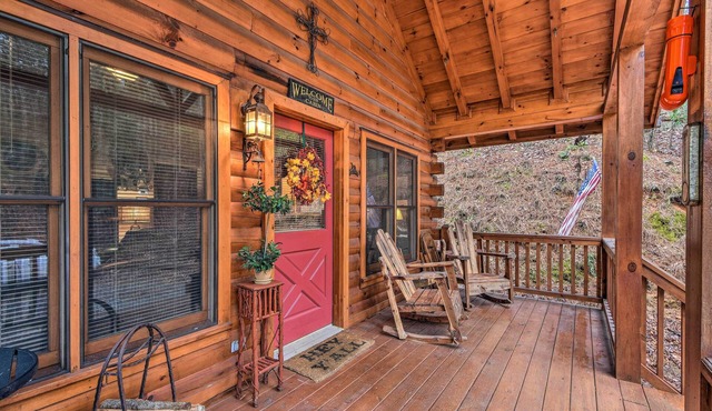 Cherry Log Cabin: 10 Min to Ellijay/Blue Ridge!
