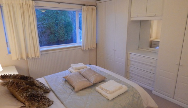 Cherry Palace 3 BD Parking Spaces groups