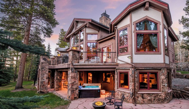 Cherry Ridge by AvantStay | Incredible Mountain Mansion w/Game Room, Hot Tub