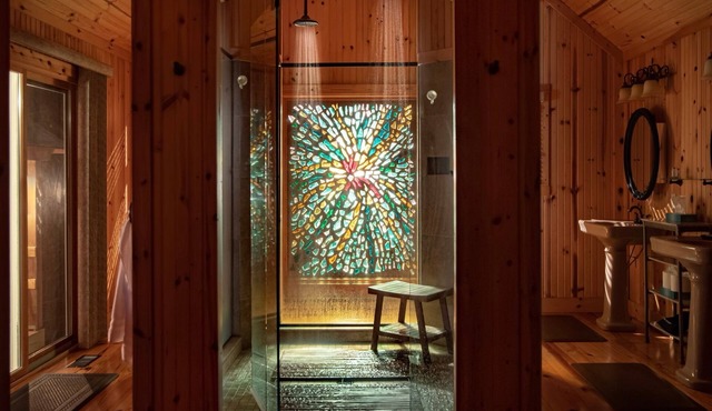 Cherry Ridge Retreat - Ravine's Edge Luxury Romantic Cabin with hot tub and private gazebo!