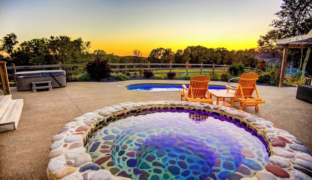 Cherry Ridge Retreat -The Observatory Romantic Pool Cabin with hot tub and cold plunge!