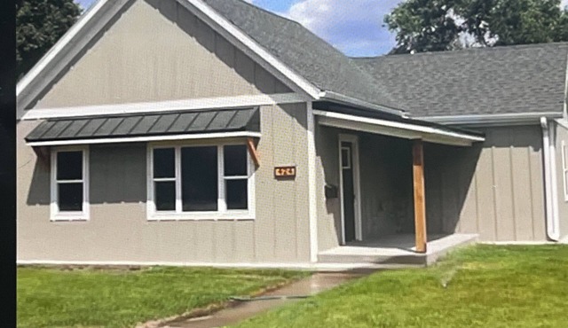 Cherry Street Cottage is a nice 2-bedroom house in Valentine that has it all.