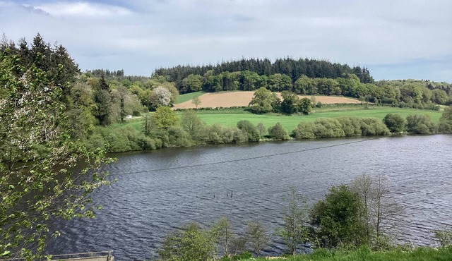 Cherry Tree Cottage Sleeps 5 with heated pool and panoramic views over lake