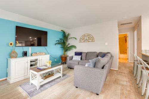 Chesapeake Bay Views and Private Deck Cozy Cottage