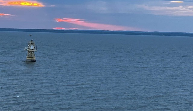 Chesapeake Bay Waterfront Cottage. Comforts of home with unobstructed water view