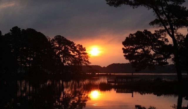 Chesapeake Bay Waterfront Cottage Pool, Pier, Kayaks, Wifi 2 Bd/2 Ba, Mini Golf