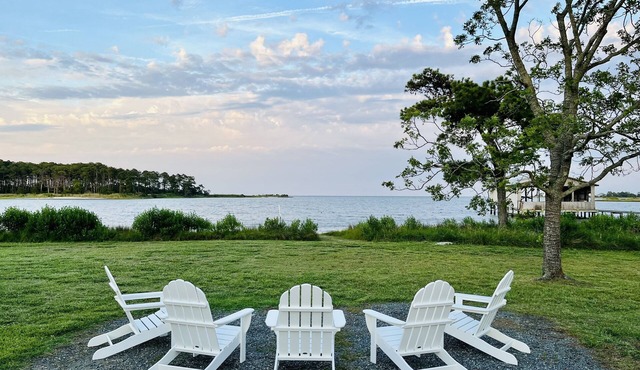 Chesapeake Bayfront Farmhouse with Endless Bay Views