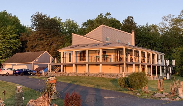 CHESAPEAKE CITY DIRECT VIEW OF C&D CANAL, WATER TOY PARKING, WALK TO TOWN