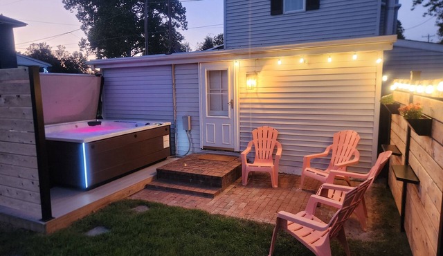 Chesapeake Retreat with hot tub. Charming 2 Bed, 1 Bath Home in Chesapeake City