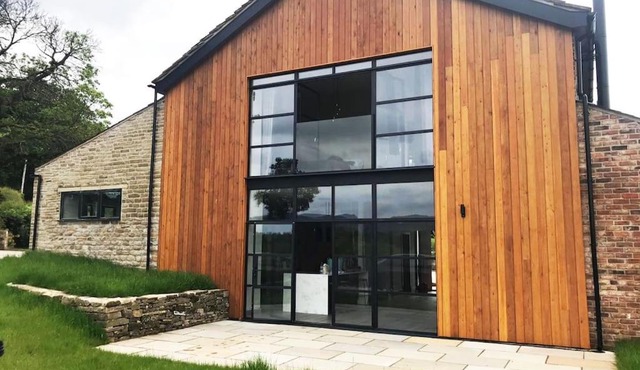 Cheshire Barn. views, bbq, fire pit, TV, Wifi