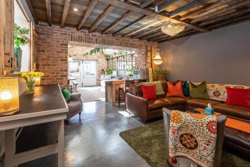 Cheshire Boutique Bathhouse