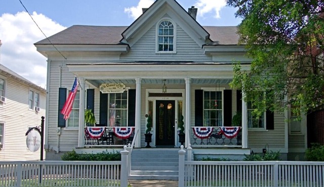Chesnut Cottage Inn
