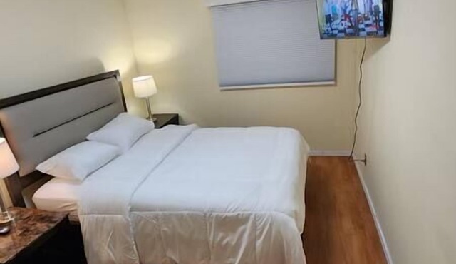 Chesskings Guest House - Unit 2 Notredame Avenue