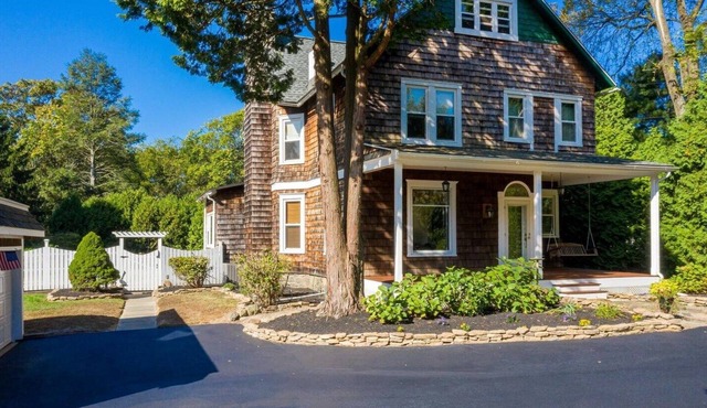 Chester County Oasis with Pool, Modern Ammenities, Tranquil and Private
