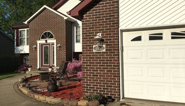 Chesterton “Golf View Estate” Midwest Great Lake Beaches & Trails Of The Dunes!