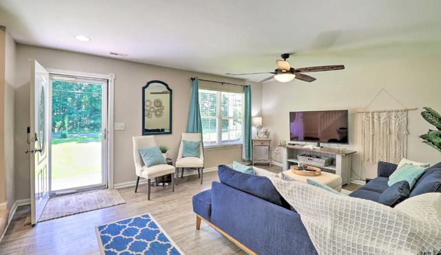 Chestertown Family Hideaway with Kayaks and Deck!