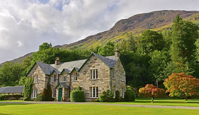Chesthill House - traditional Scottish properties in stunning Glen Lyon