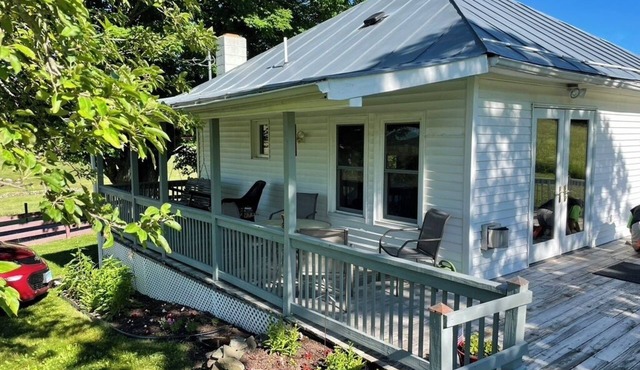 Chestnut Cottage, Blue Grass VA