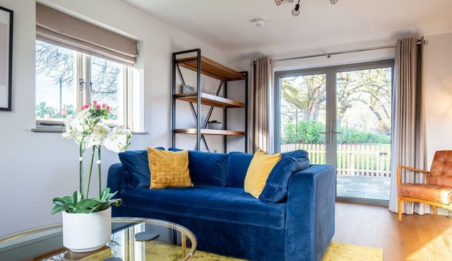 Chestnut Cottage - sleeps 4 guests in 2 bedrooms