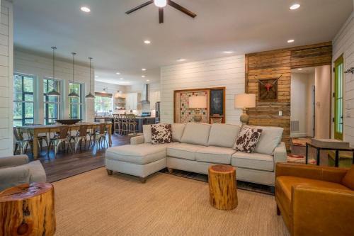 Chestnut Cottage Sutton Knob · Chestnut Cottage Luxury W/Firepl