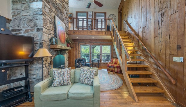 Chestnut House | Mountain Views & River Access!