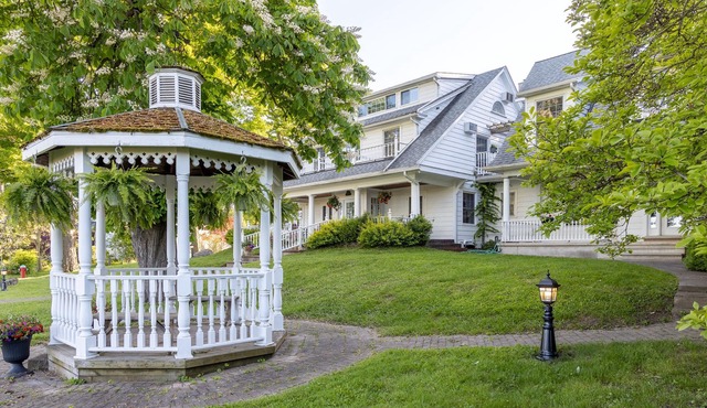 Chestnut Inn Bed and Breakfast