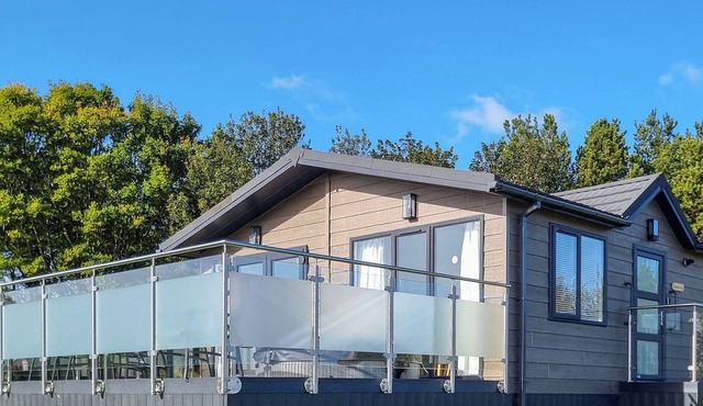 Chestnut Lodge (P/F) VIP