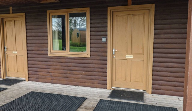 CHESTNUT, romantic, country holiday cottage in Cowbridge