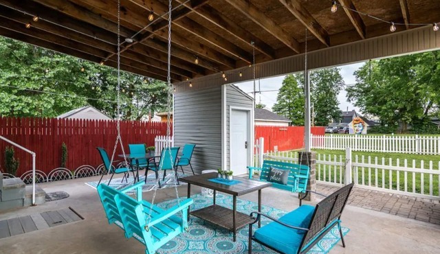 Chestnut Street Charmer-Walk to Louisville!