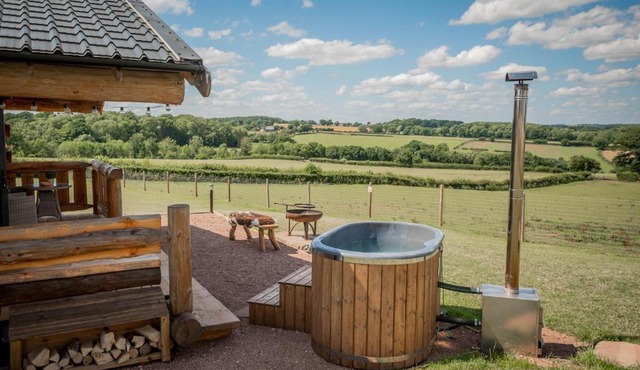 Chestnut - Tedstone Log Cabins