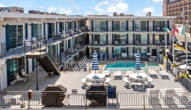 Chevron Chalet 💎 in Arrowhead Lake w/Game Room, Bar, Movie, Pools & Gym