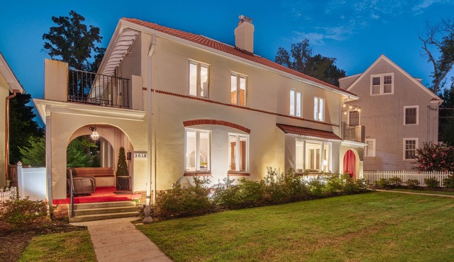 Chevy Chase 1920 charm 4 luxury bedrooms Spanish colonial close to everything,