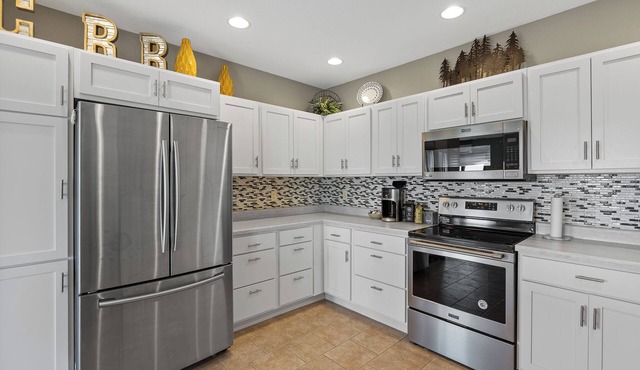 Cheyenne River Ranch 4BR Earth Sheltered Home with Hot Tub!