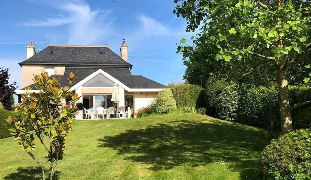 Chez Béatrice et Laurent Maison Lumineuse Avec un Grand Jardin au Calme