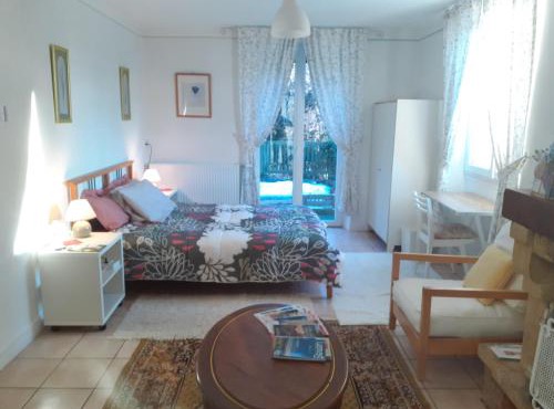 chez Black and White