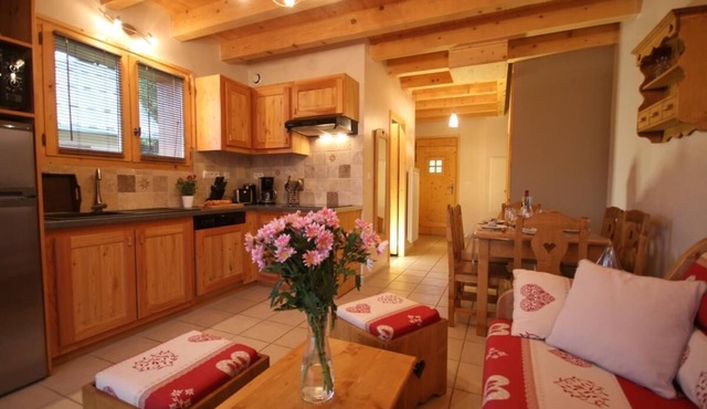 Chez Charles - Albiez Montrond