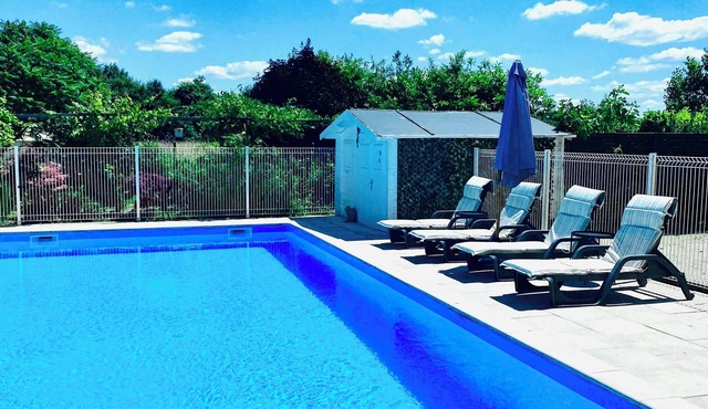 Chez Desire (EI) our Peaceful, cosy 2 bedroom gite, with private heated pool!