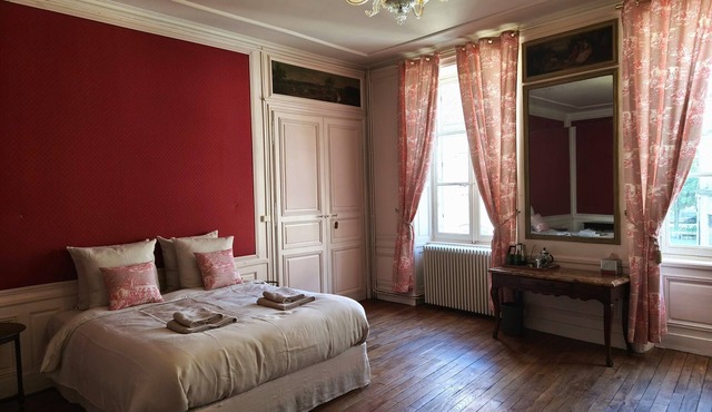 Chez Diane - Aphrodite: Signature Junior Suite Guest Room