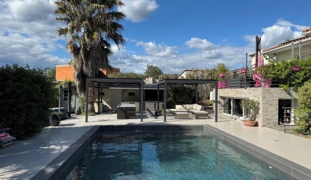 Chez Isa - apartment with pool and jacuzzi