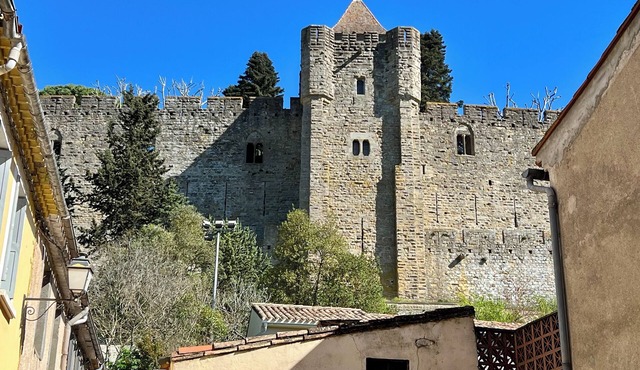 Chez Jean*View to Cité*Aircon*200m walk to Cité*2 Bedrooms*Quiet and charming