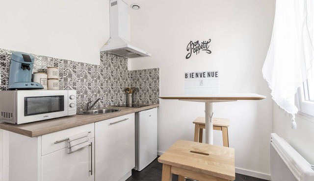 Chez Léon, a small soft nest