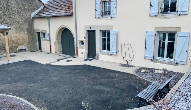 Chez la Rose luxury cottage with jacuzzi